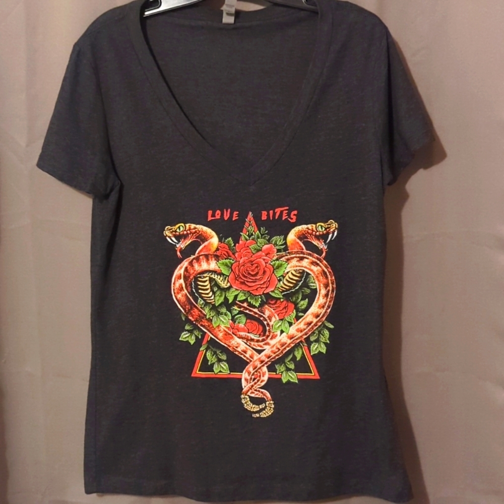 Def Leppard Love Bites graphic tee-tour 2018 - Picture 3 of 7